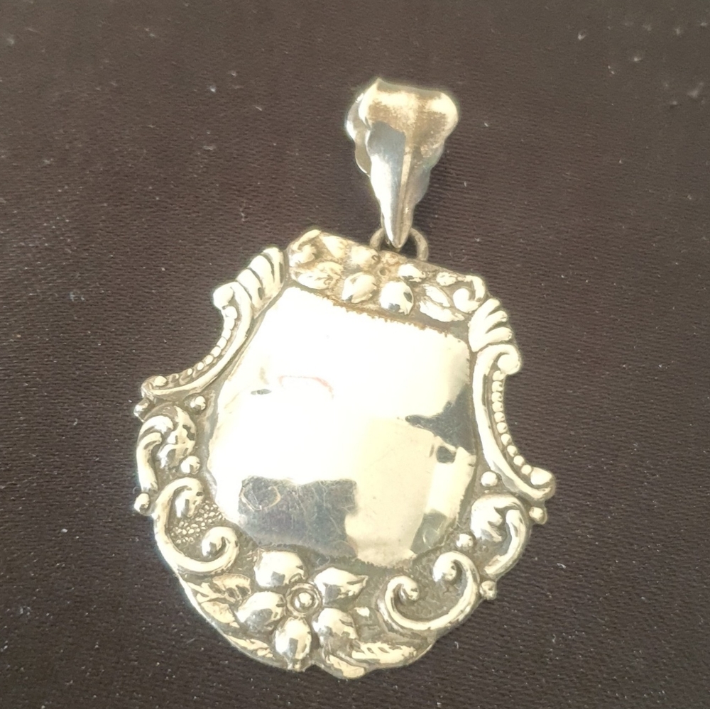 Vintage Sterling Silver Repousse Tag Pendant